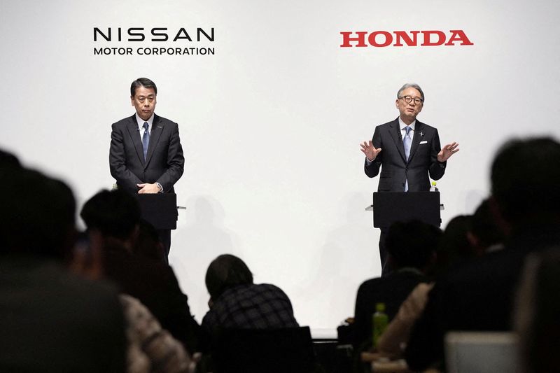Honda, Nissan in talks to set up holding company, source says