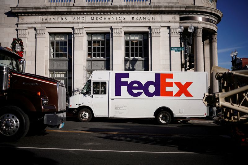 FedEx's trucking spin-off plan to fortify core business, boost industry