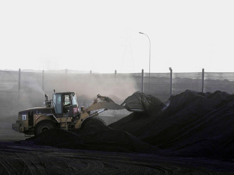 Column-Beware Egypt's smokestack onshoring as cement exports surge: Maguire