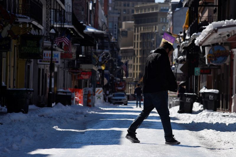 Parts of Florida Panhandle shut down by historic winter storm