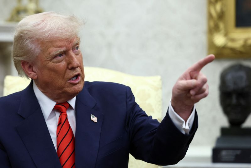 Trump says he hopes Russia will do the right thing on Ukraine