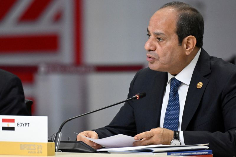 Egypt Suez Canal monthly revenue losses at around $800 million, Sisi says