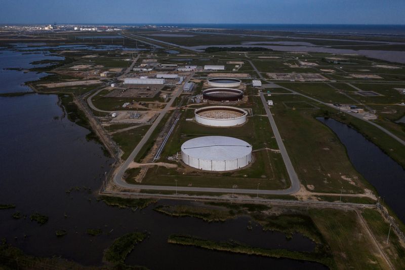 Oil prices settle $1 higher after US issues new Iran-related sanctions
