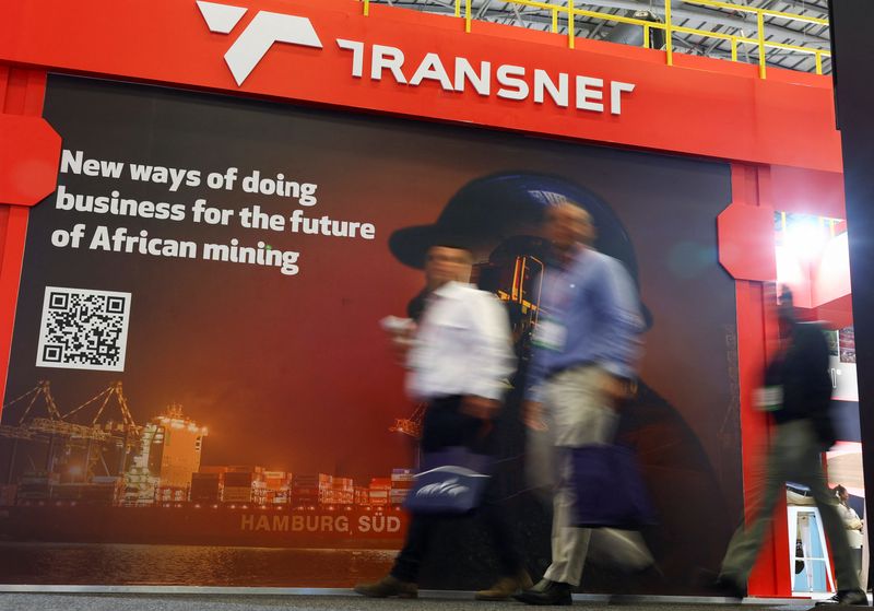 Transnet’s major union rejects wage deal agreed by rival